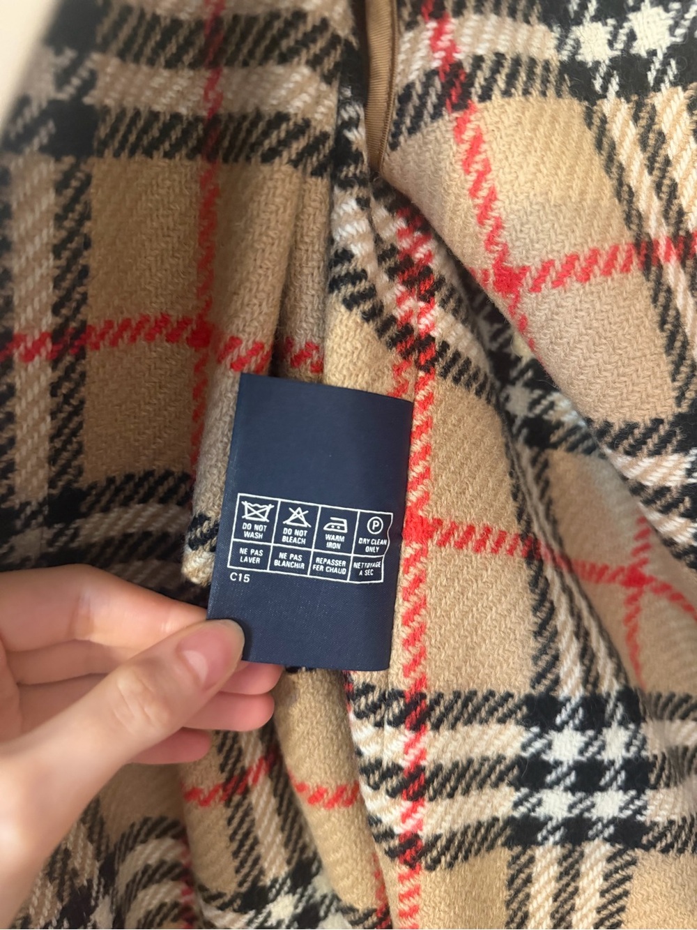 Vintage Burberry Trench Coat with Plaid Lining - Picture 7 of 8